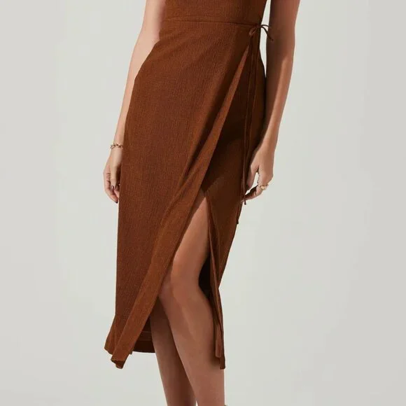 NWT Brinda Wrap Midi Dress in Brown - Picture 3 of 13